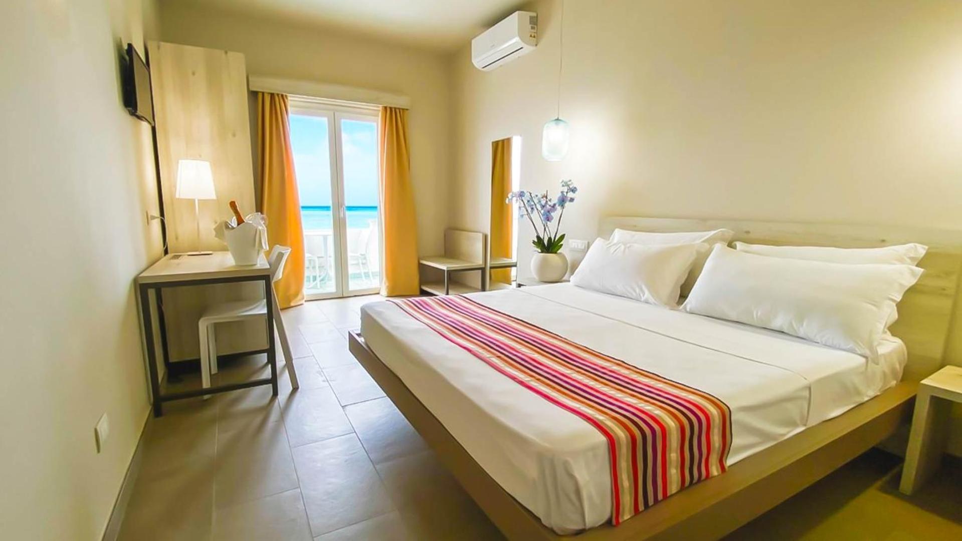 Borgo Di Riaci Beach Resort Santa Domenica  Dış mekan fotoğraf