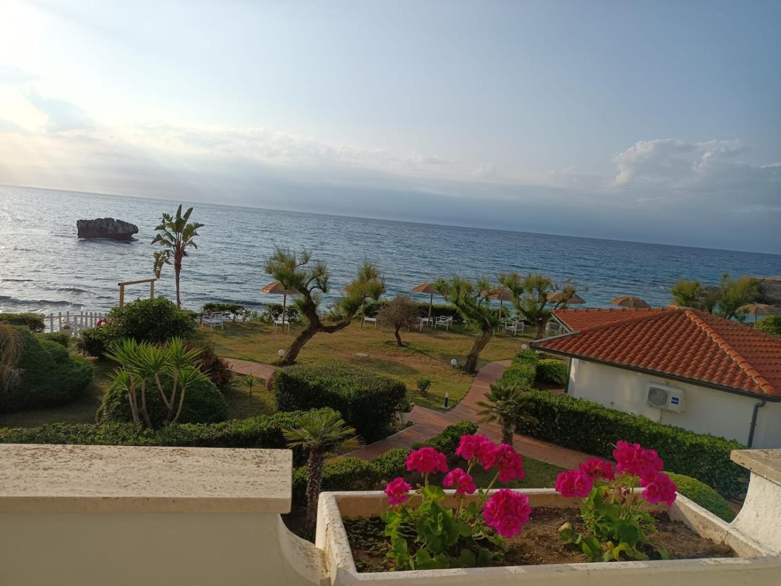Borgo Di Riaci Beach Resort Santa Domenica  Dış mekan fotoğraf